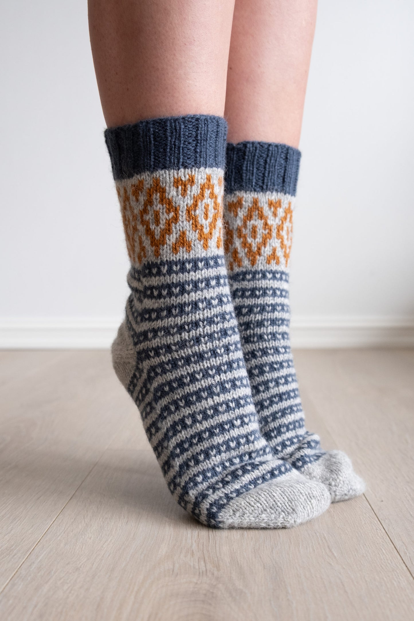 Strickpaket Gyda Socken (Englisch/Norwegisch) - Hillesvåg