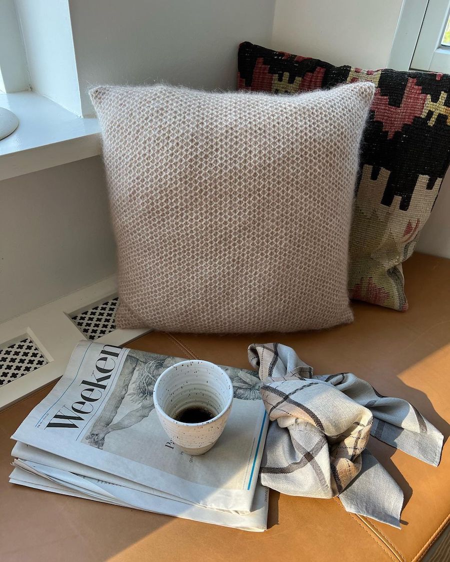 Kissen Honey Pillow - Strickanleitung von PetiteKnit