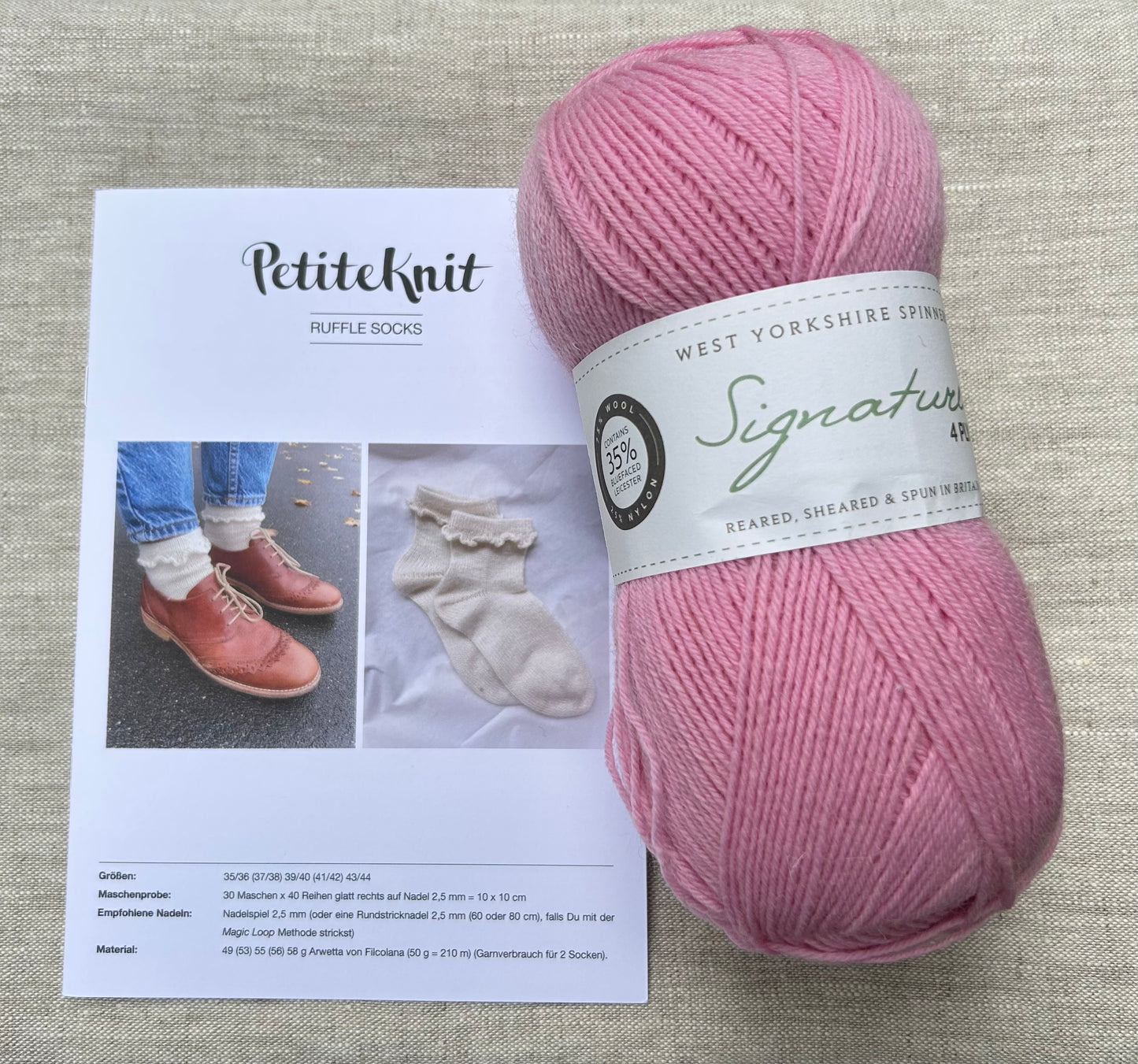 Strickpaket Ruffle Socken - PetiteKnit - BFL