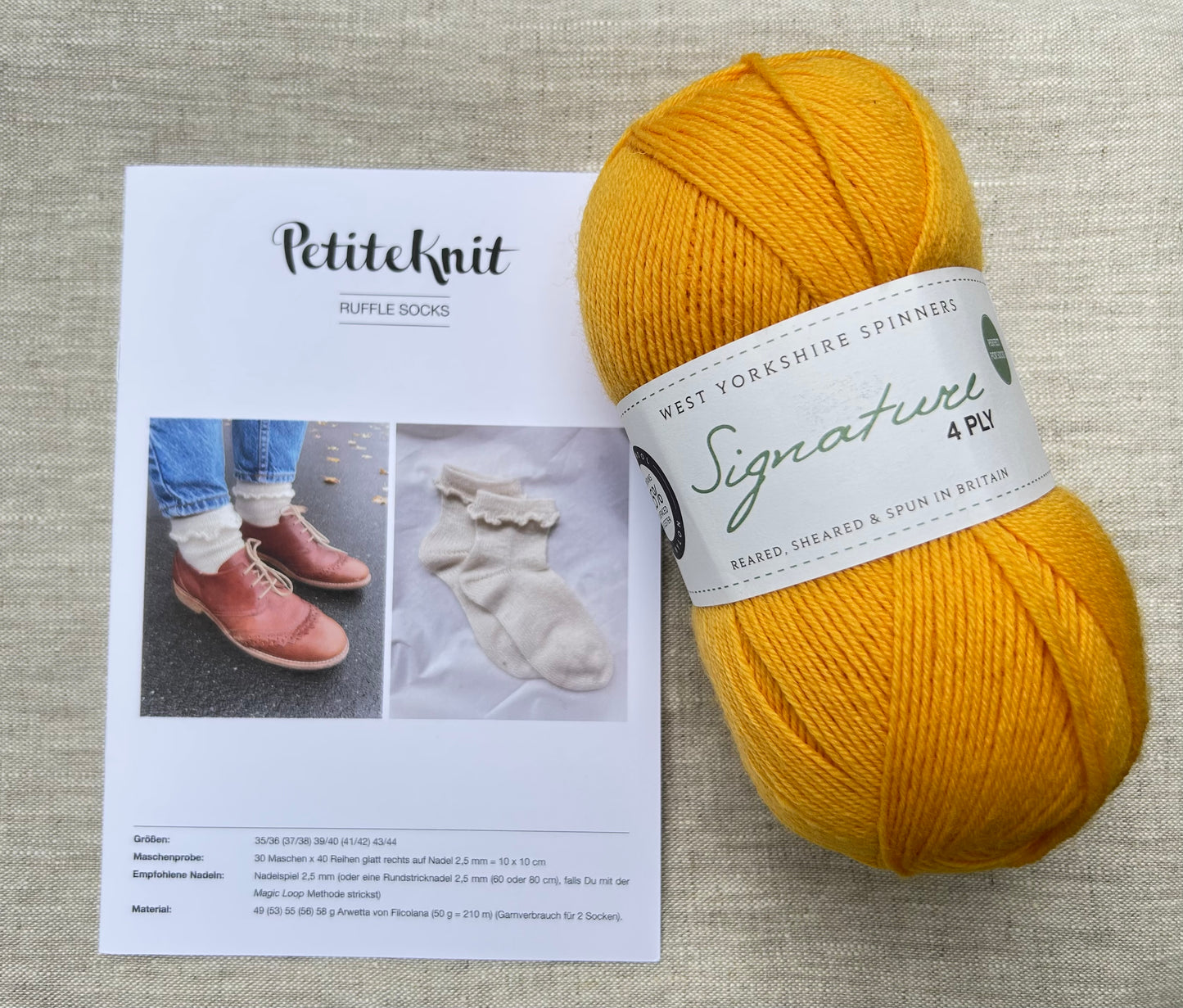 Strickpaket Ruffle Socken - PetiteKnit - BFL