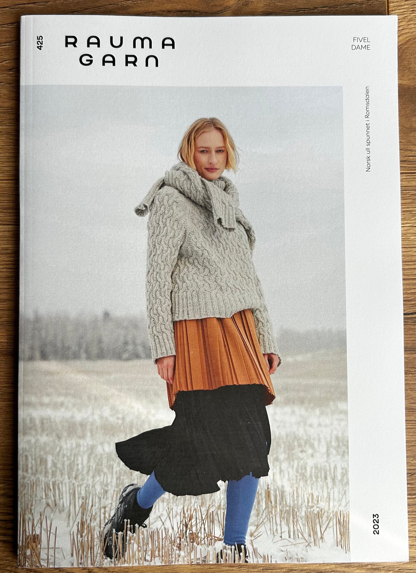 Strickheft 425 Fivel Damenmodelle (Englisch) - Rauma Garn
