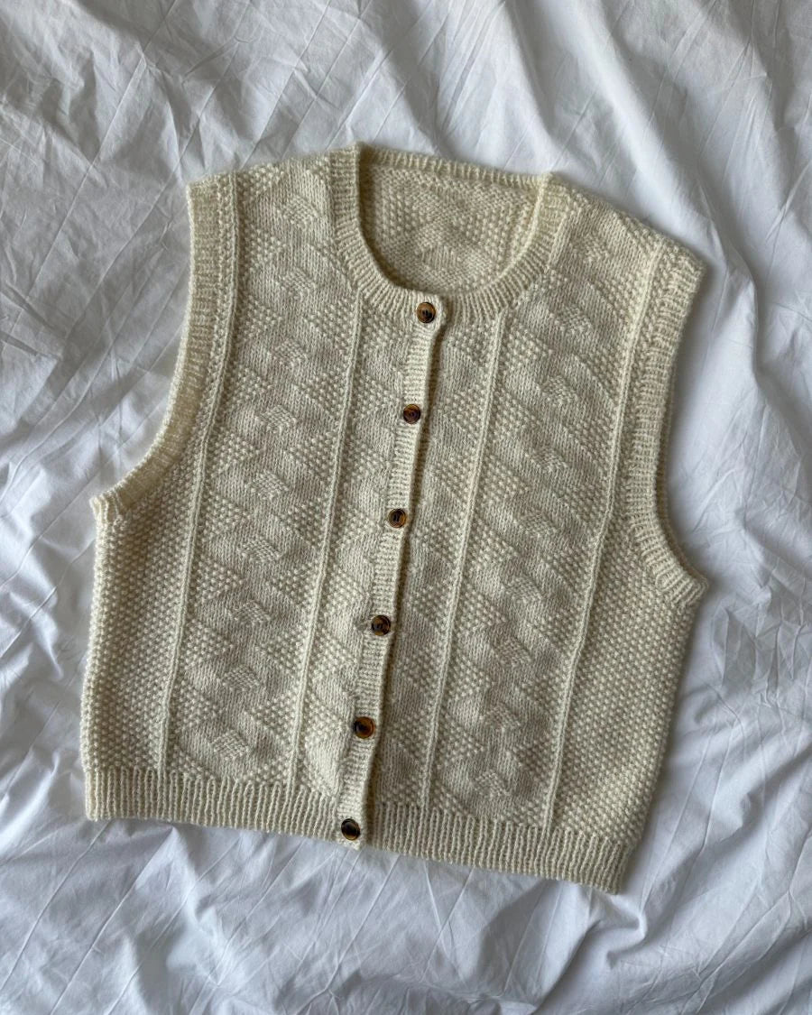 Esther Vest - Strickanleitung von PetiteKnit