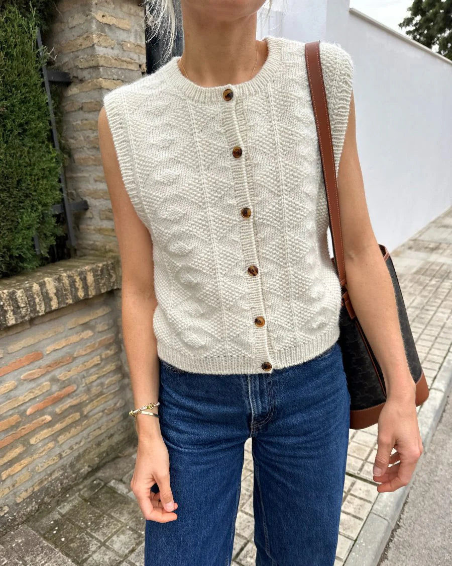 Esther Vest - Strickanleitung von PetiteKnit