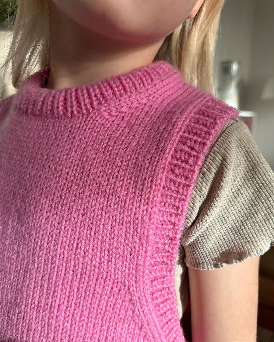 Lulu Slipover Junior - Strickanleitung von PetiteKnit