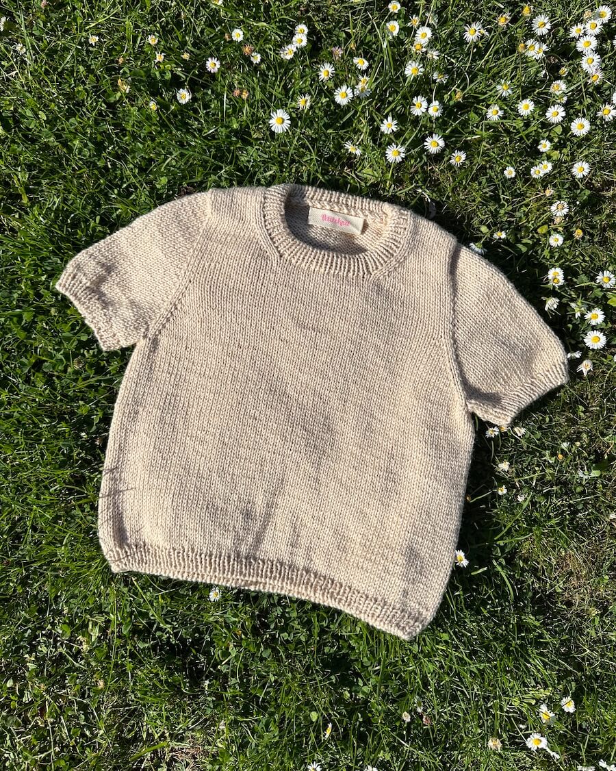 Poppy Tee Junior - Strickanleitung von PetiteKnit