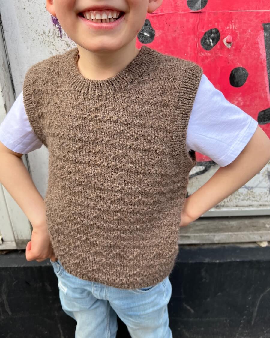 Sille Slipover Mini - Strickanleitung von PetiteKnit