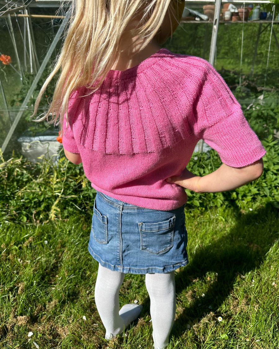 Sunday Tee Junior - Strickanleitung von PetiteKnit