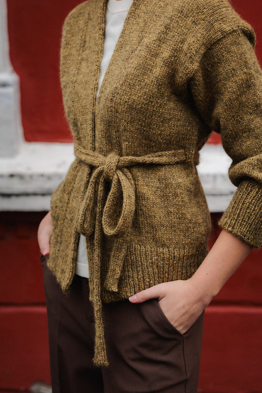 Strickpaket Cardigan Basis No. 3 (Luna/Engl.) - Augustins/Hillesvåg