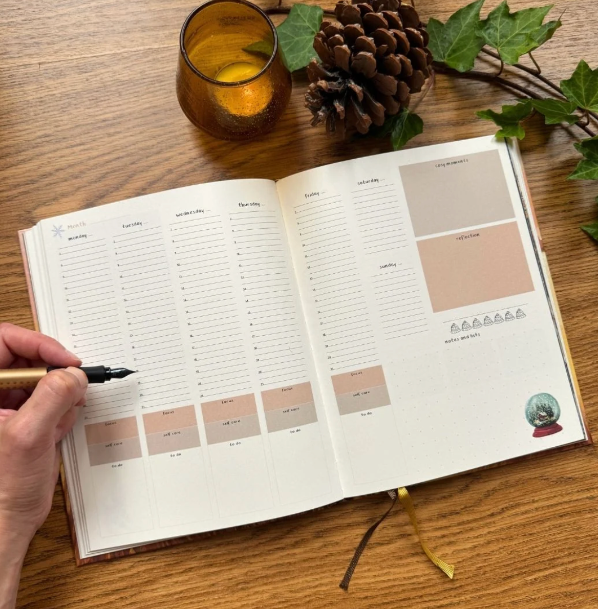 Celebrate the Seasons – A New Year Planner von Esther Bennink