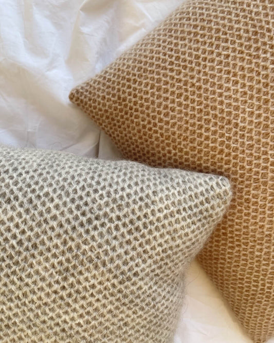 Kissen Honey Pillow  - Strickanleitung von PetiteKnit