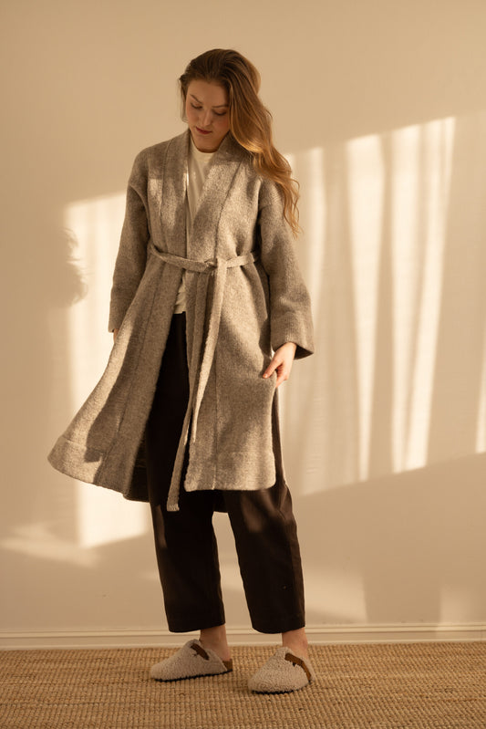 Strickpaket Cardigan Minimalisme no. 1 (Englisch) - Augustins/Hillesvåg