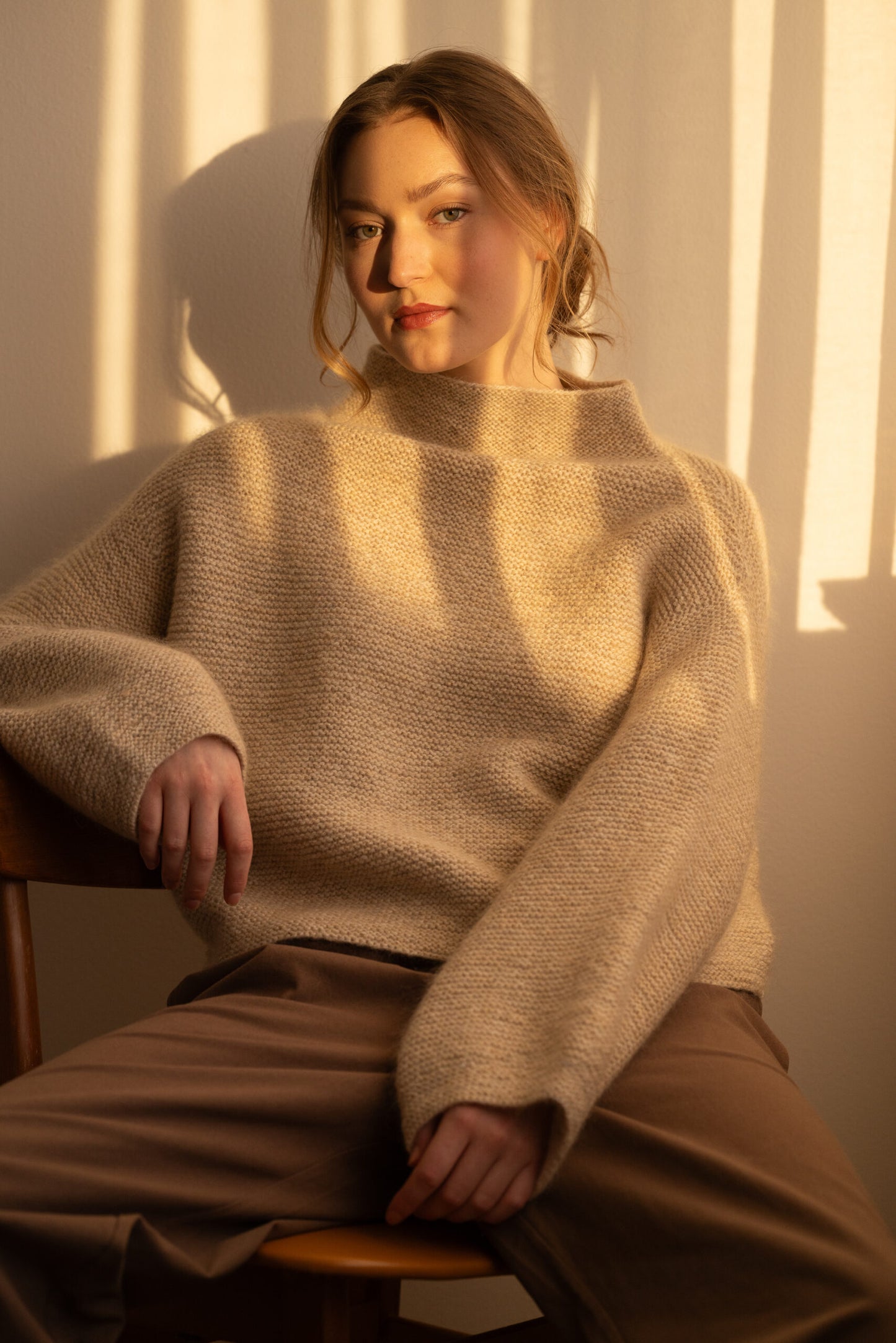 Sweater Minimalisme no. 3 (Englisch) - Strickanleitung von Augustins/Hillesvåg