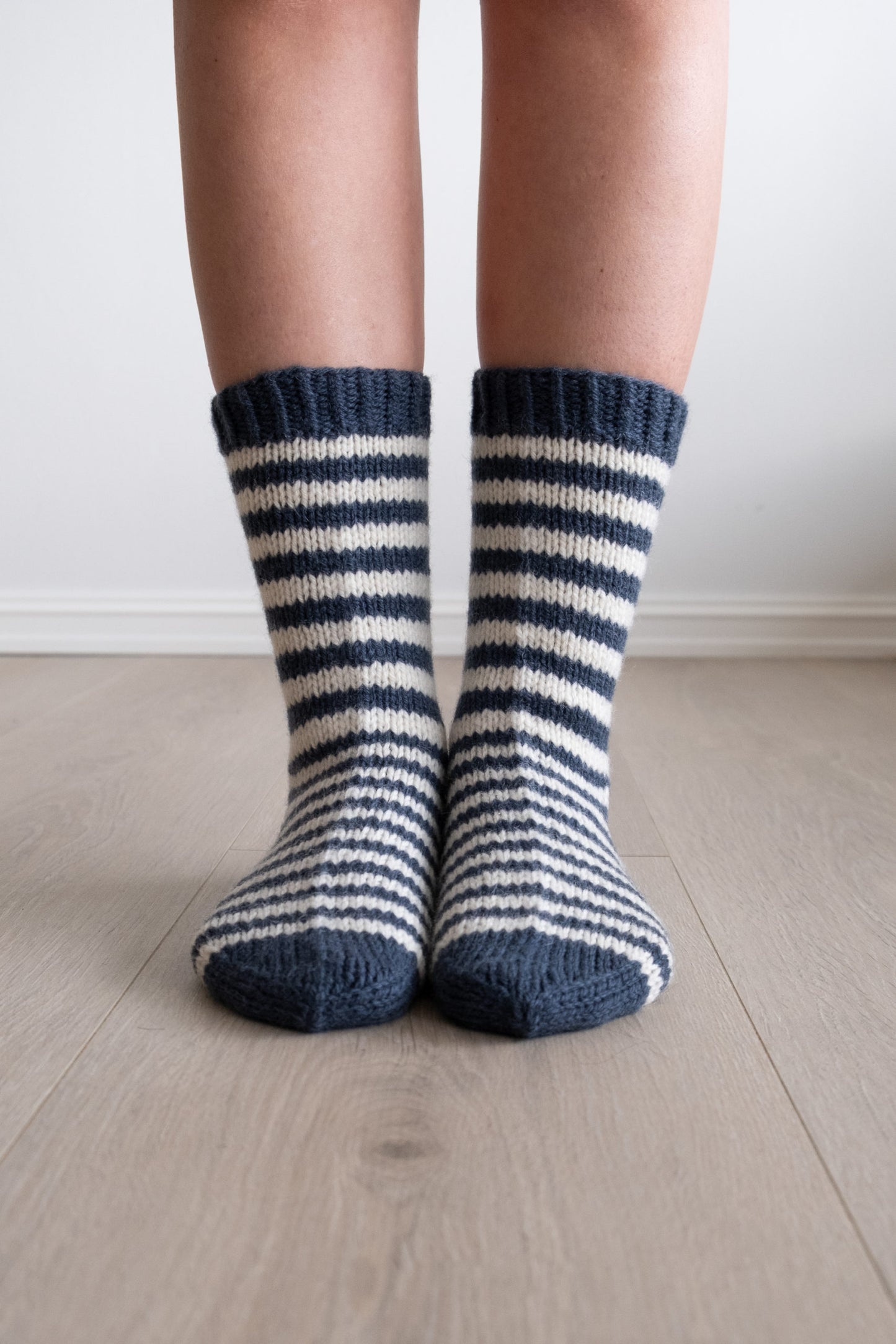 Strickpaket Stripefot Socken (Deutsch/English/Norsk) - Hillesvåg