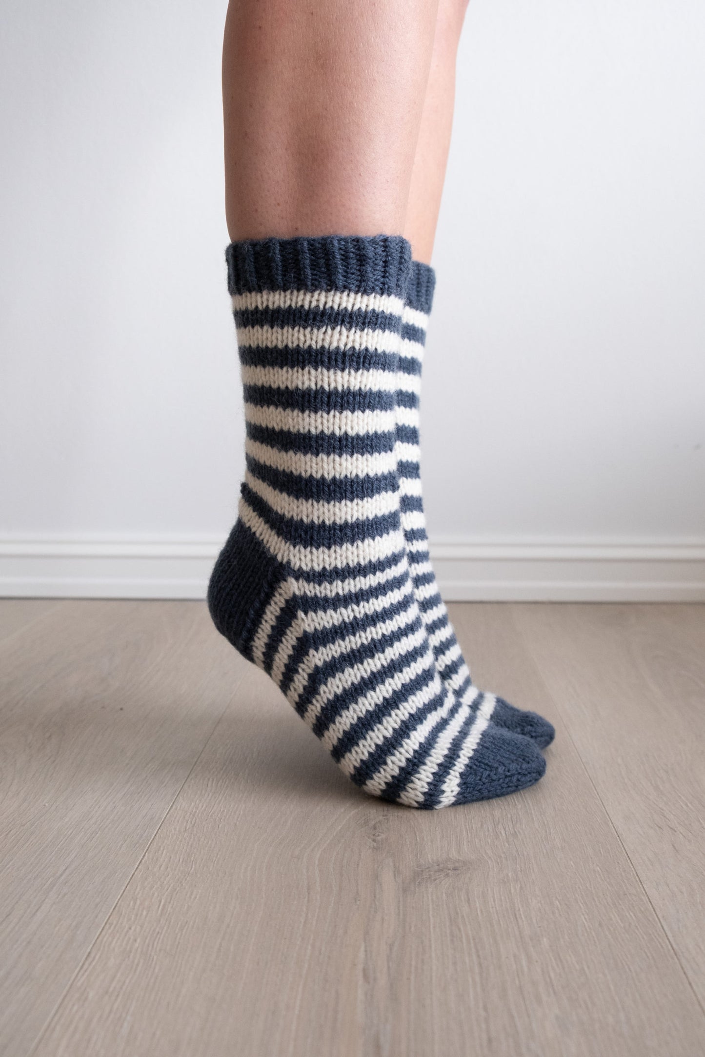 Strickpaket Stripefot Socken (Deutsch/English/Norsk) - Hillesvåg