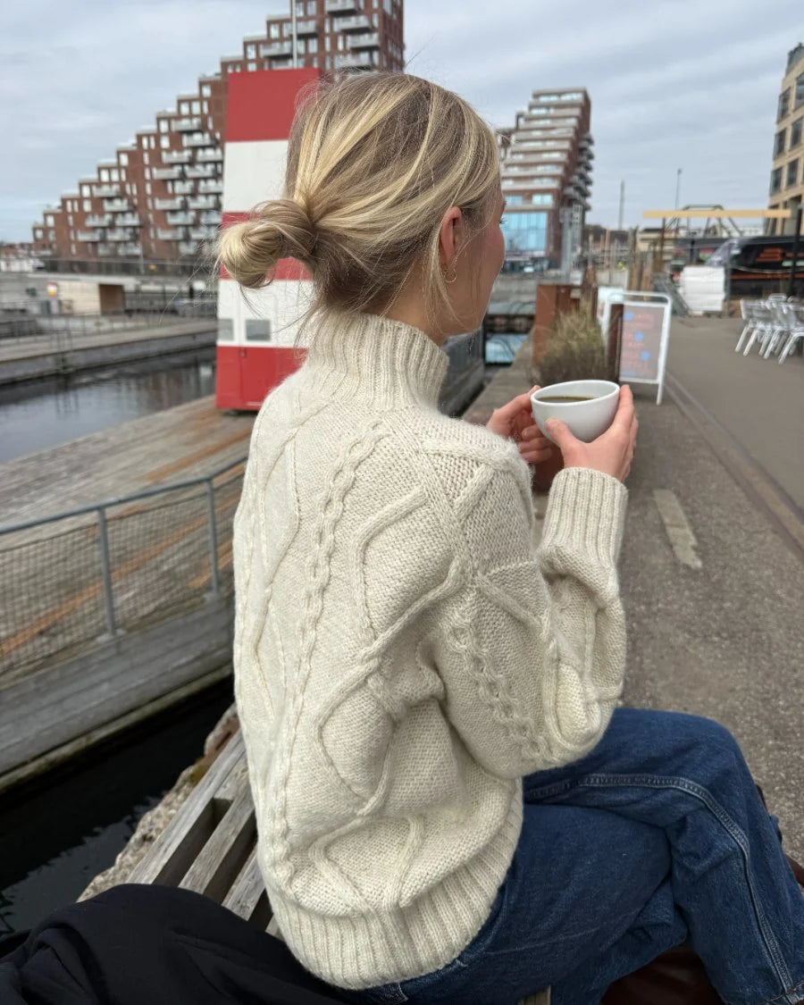Saga Sweater - Strickanleitung von PetiteKnit