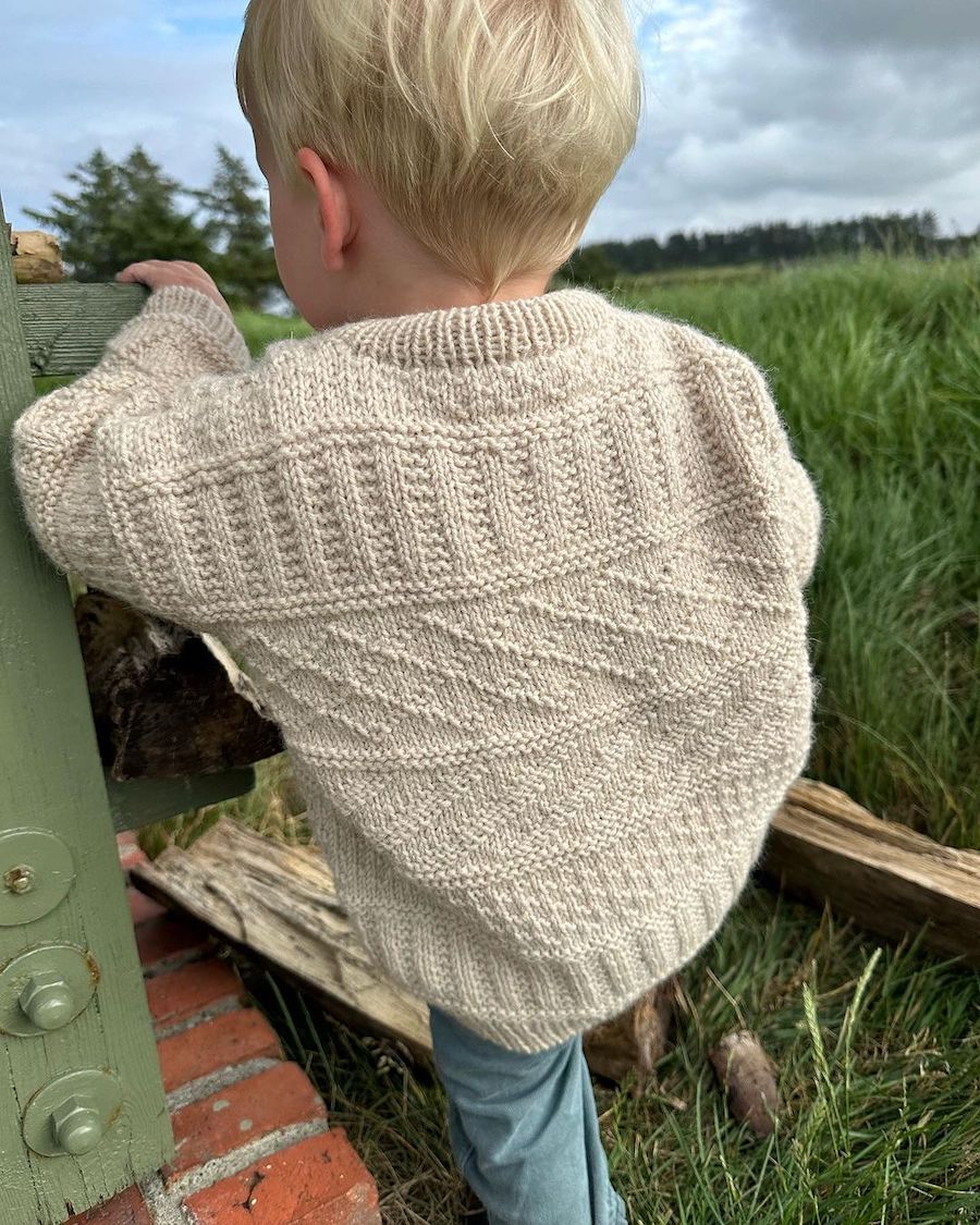 Storm Sweater Junior - Strickanleitung von PetiteKnit