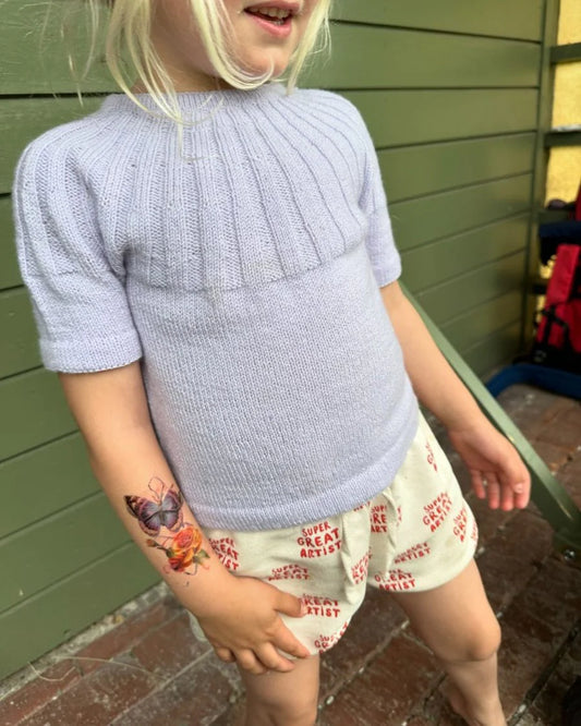 Sunday Tee Junior - Strickanleitung von PetiteKnit