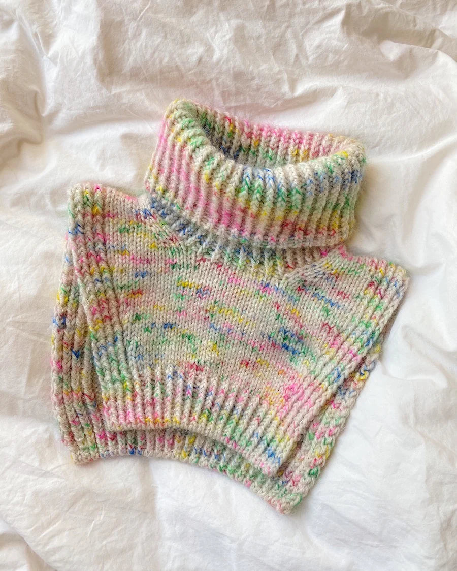 Terrazzo Neck Junior - Strickanleitung von PetiteKnit