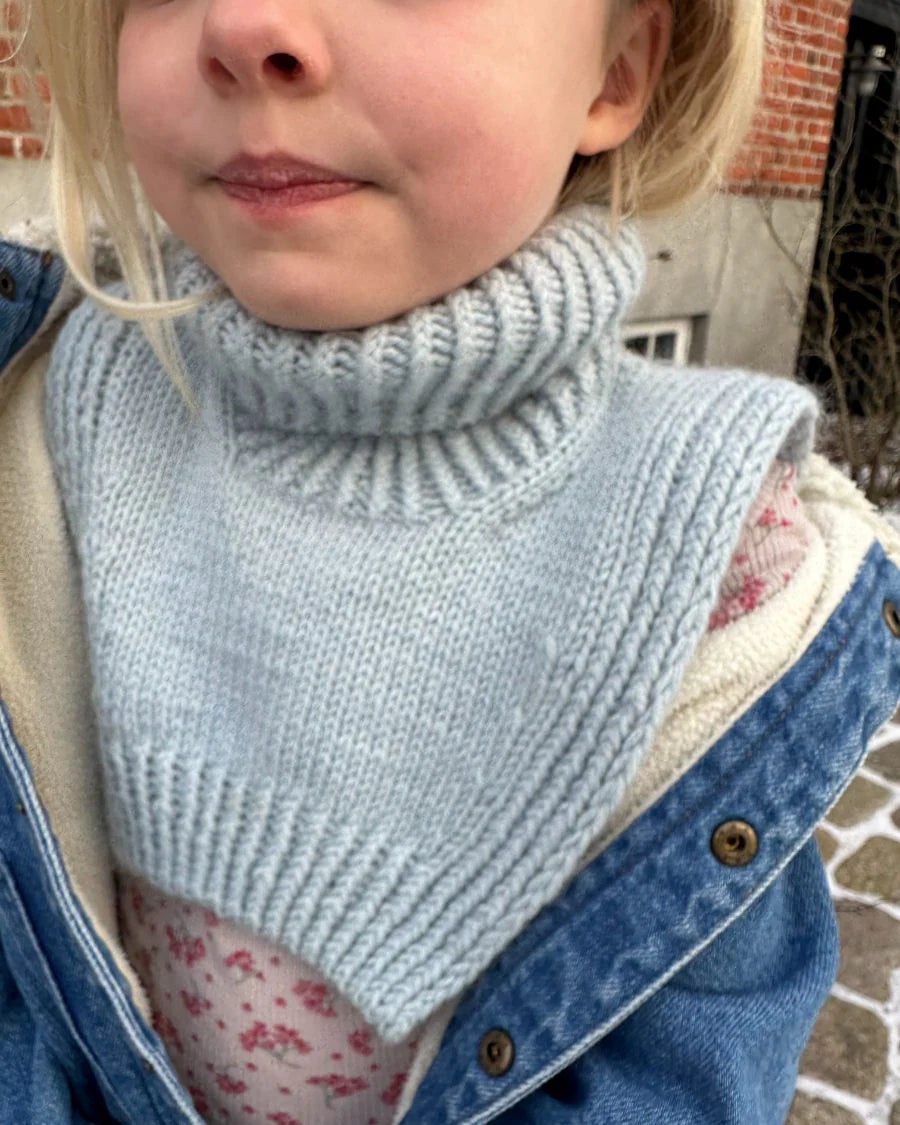 Terrazzo Neck Junior - Strickanleitung von PetiteKnit